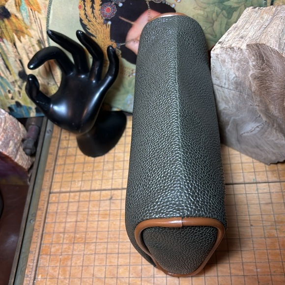 Gucci Parfums Green Tan Vintage Bag Zip Top Travel Toiletries 8.25”x6.5”x2.75” - Picture 9 of 17